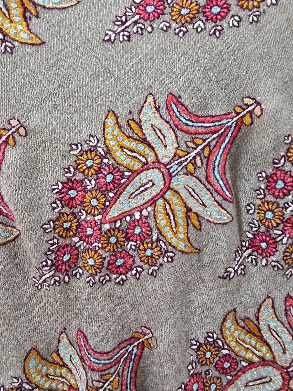 Pure Pashmina 3 Yards Blush Meadow Charm: Sozni Hand Embroidered