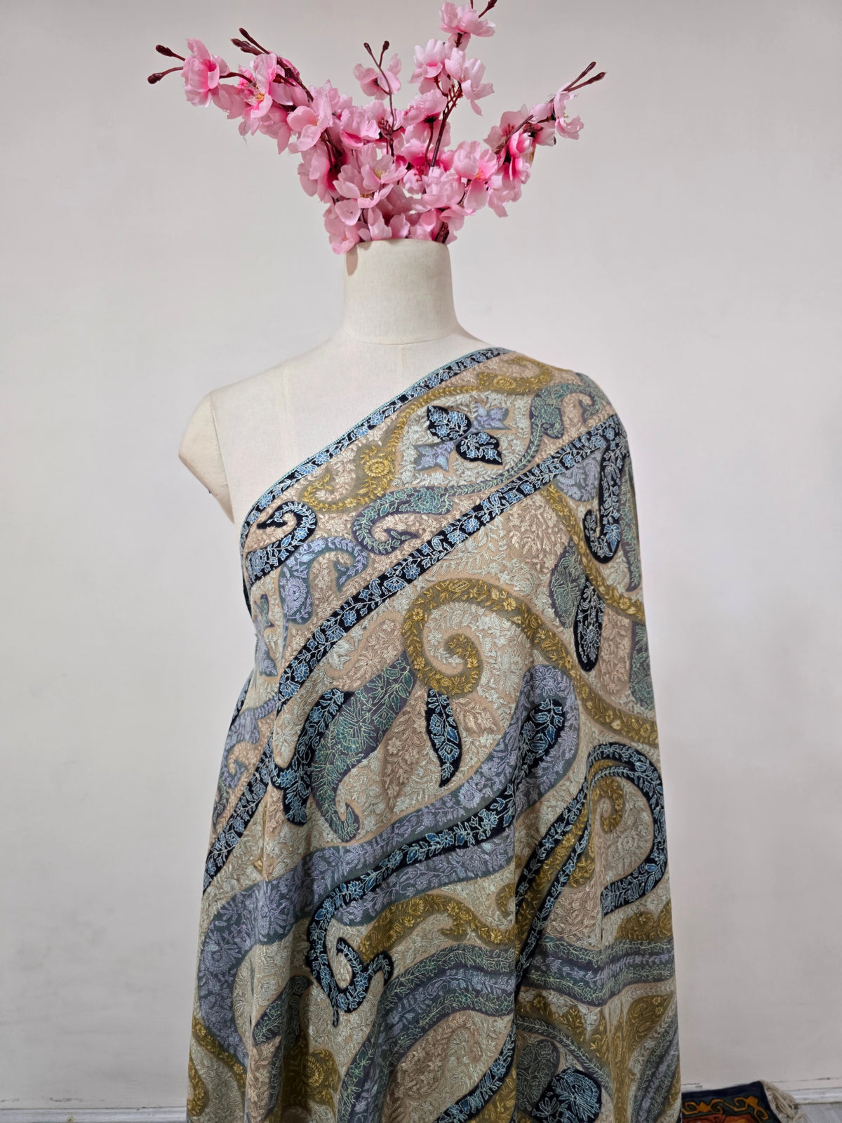 Pure Pashmina 3 Yards Golden Mist Paisley: Sozni Hand Embroidered