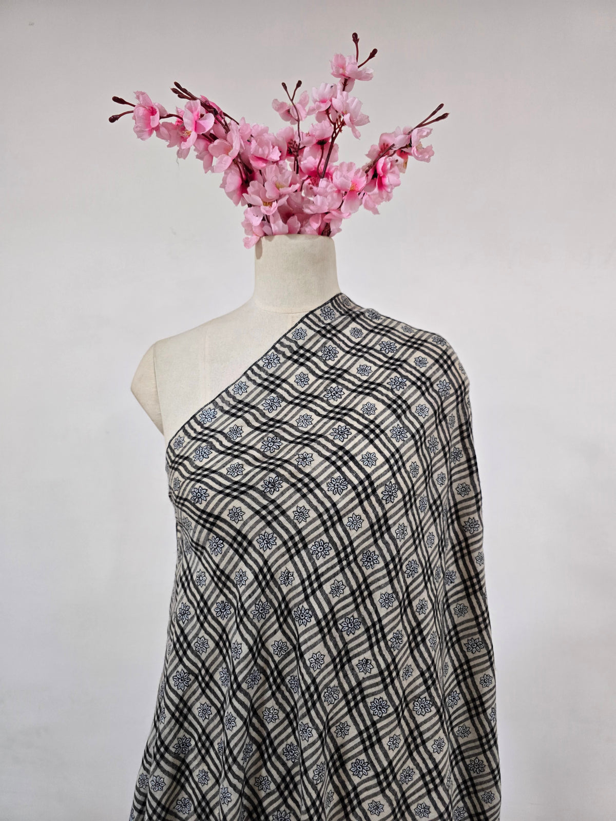 Heritage Lattice Whisper: Hand Embroidered Pure Pashmina Shawl