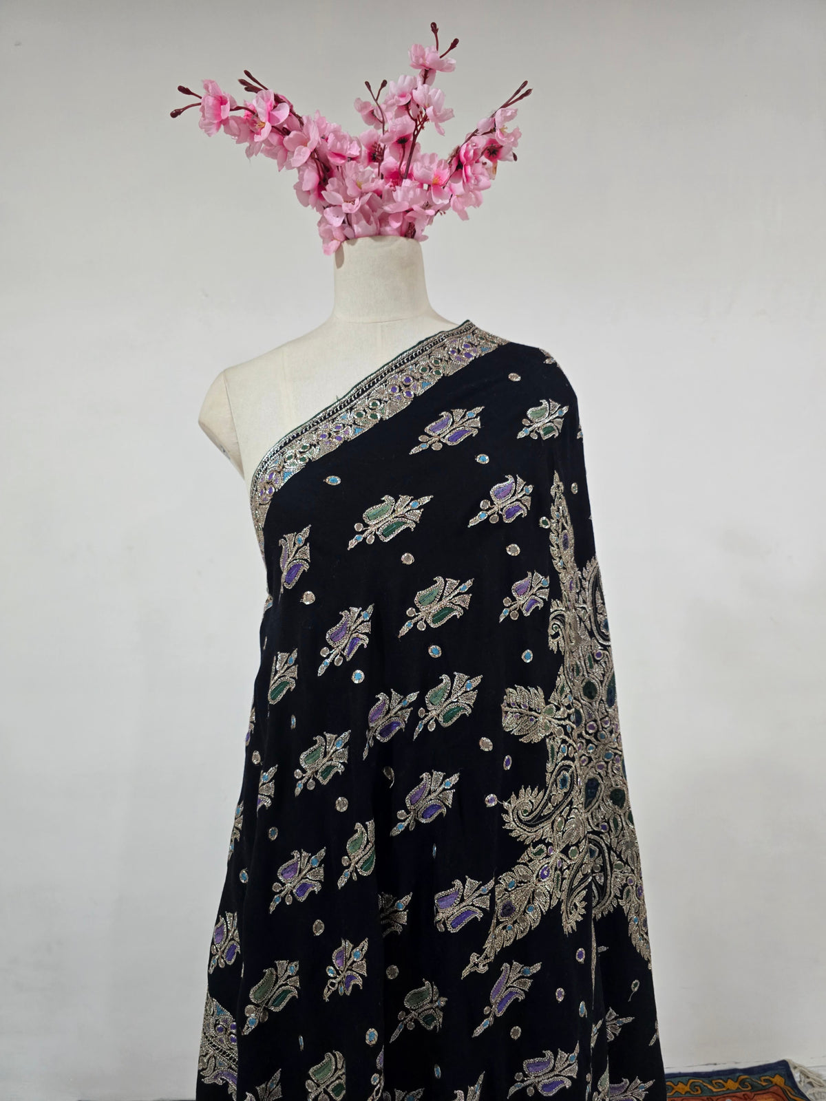 Midnight Regal Bloom: Tilla Hand Embroidered Pure Pashmina Shawl
