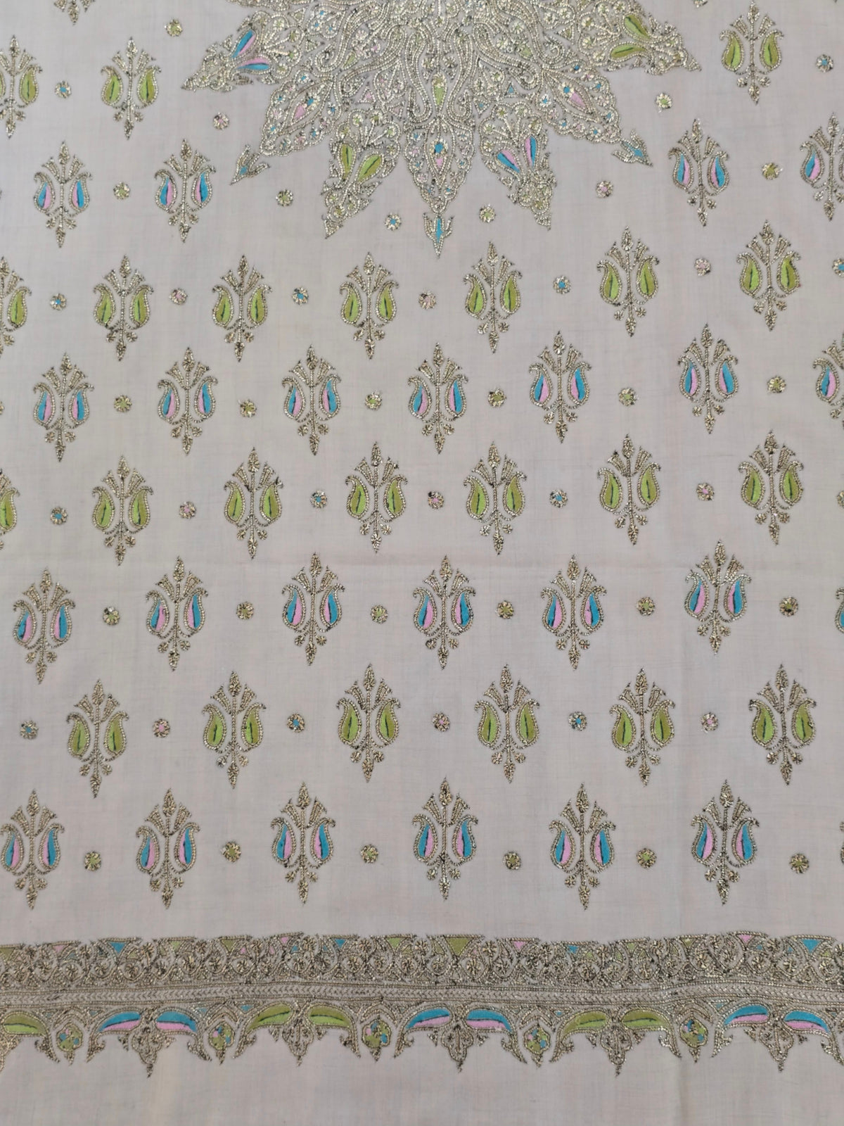 Ivory Celestial Grace: Tilla Hand Embroidered Pure Pashmina Shawl