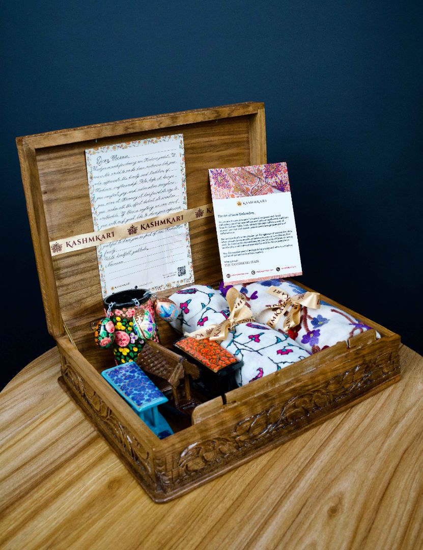 Kashmkari Gift Box – Discover the soul of Kashmir in a box