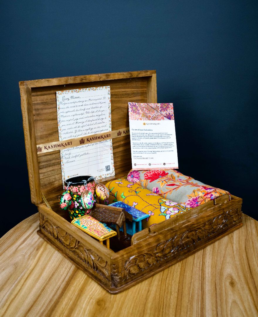 Kashmkari Gift Box – Discover the soul of Kashmir in a box
