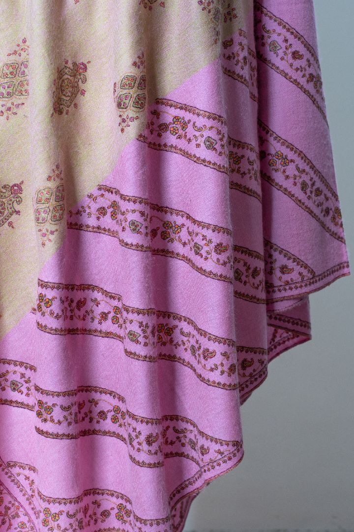 Gulaabi Daastaan – Rose Sozni Hand-Embroidered Pashmina Shawl
