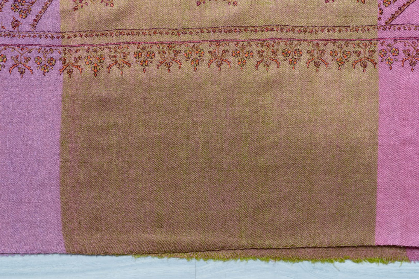 Gulaabi Daastaan – Rose Sozni Hand-Embroidered Pashmina Shawl