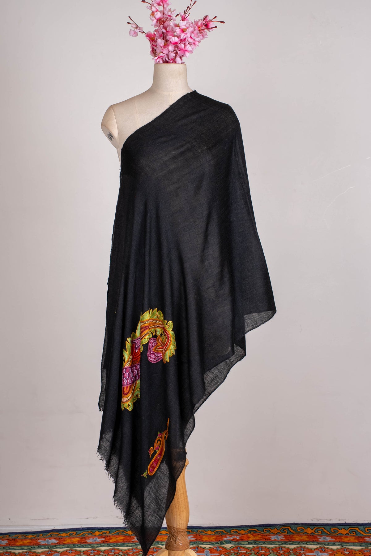 Pure Pashmina Aari Hand Embroidered Scarf with Artistic Paisley Motifs