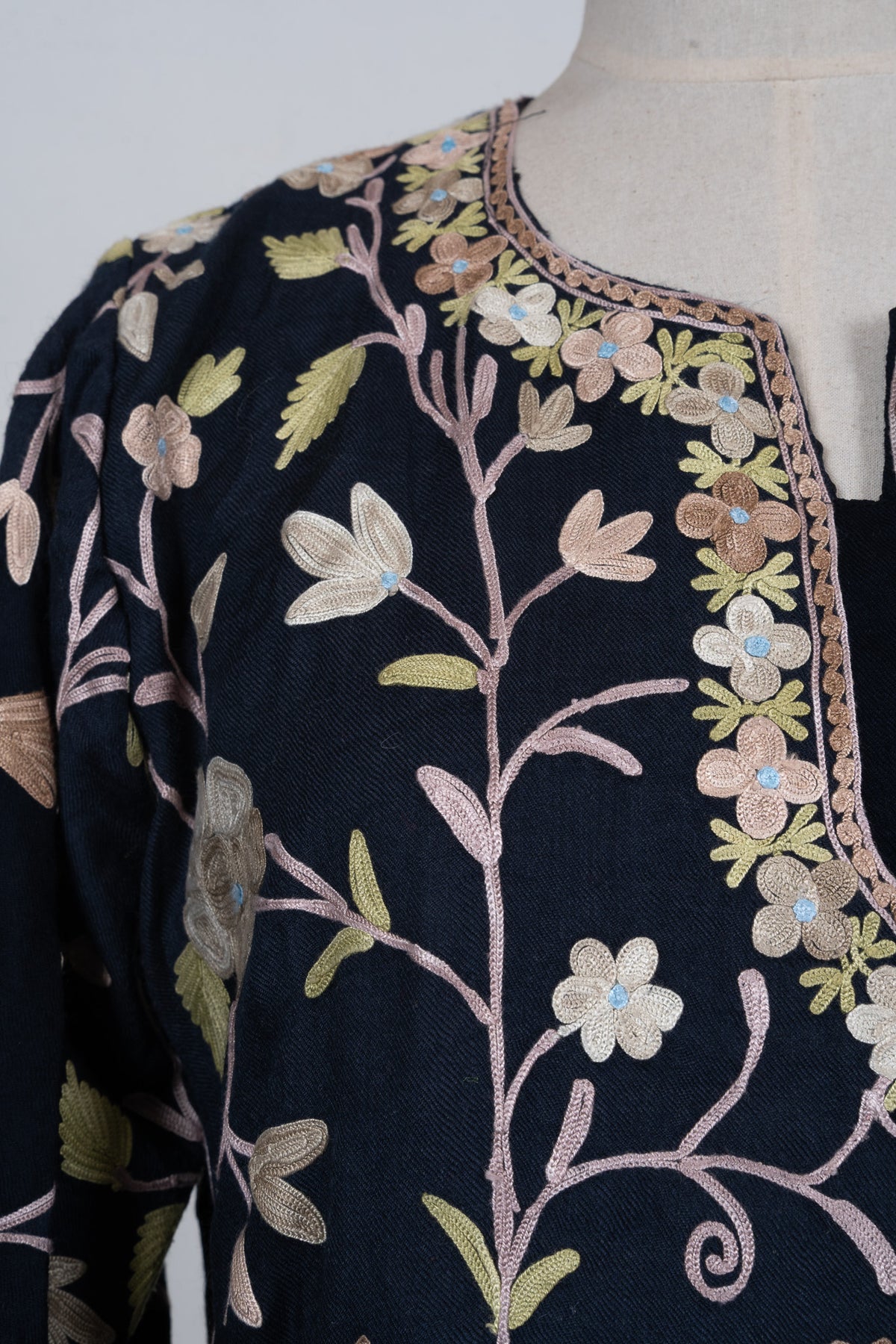 Midnight Vine Aari Embroidered Abaya