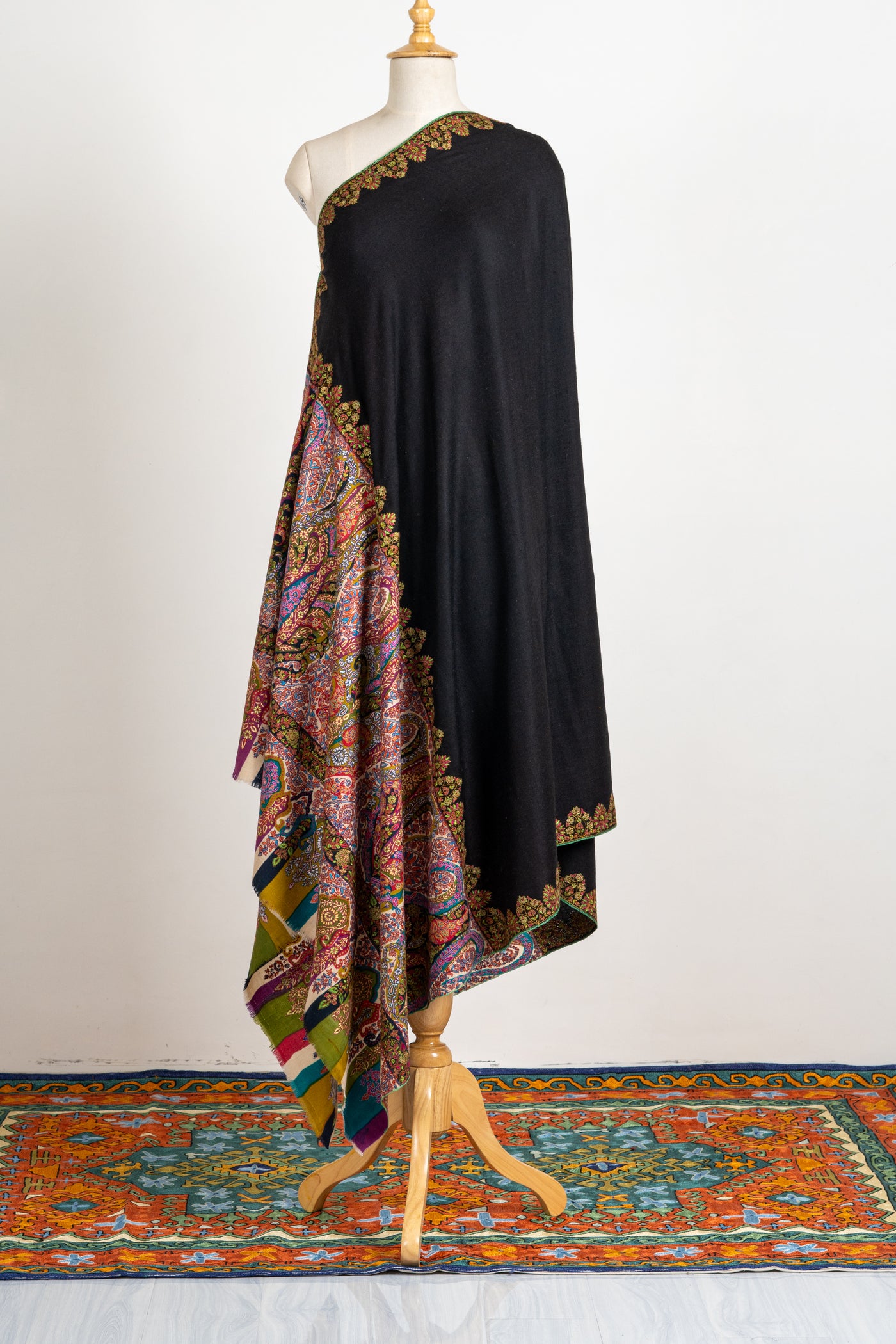 Kalamkari: Midnight Elegance Hand-Embroidered Pure Pashmina Sozni Shawl