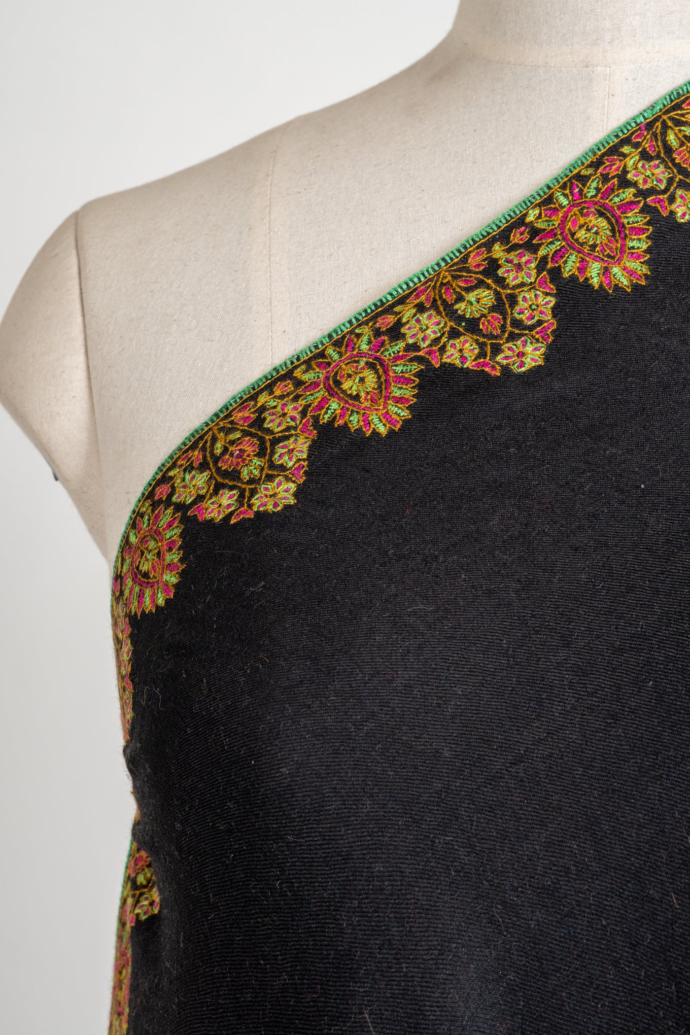 Kalamkari: Midnight Elegance Hand-Embroidered Pure Pashmina Sozni Shawl