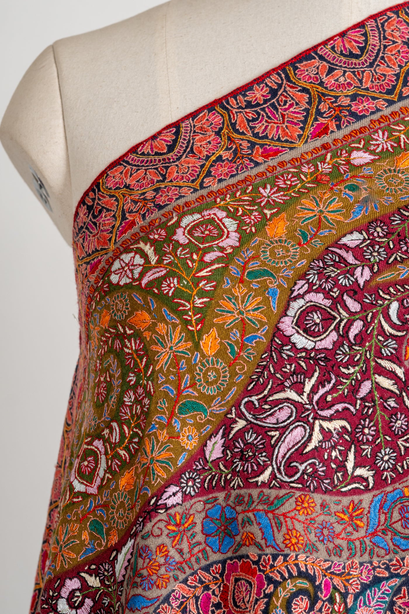 Kalamkari: Grandeur Pure Pashmina Hand-Embroidered Sozni Shawl