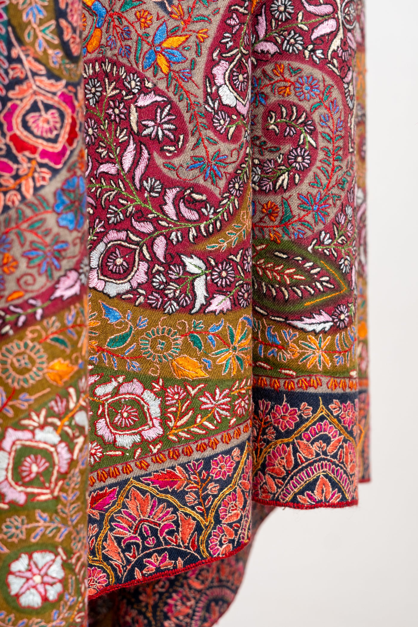 Kalamkari: Grandeur Pure Pashmina Hand-Embroidered Sozni Shawl