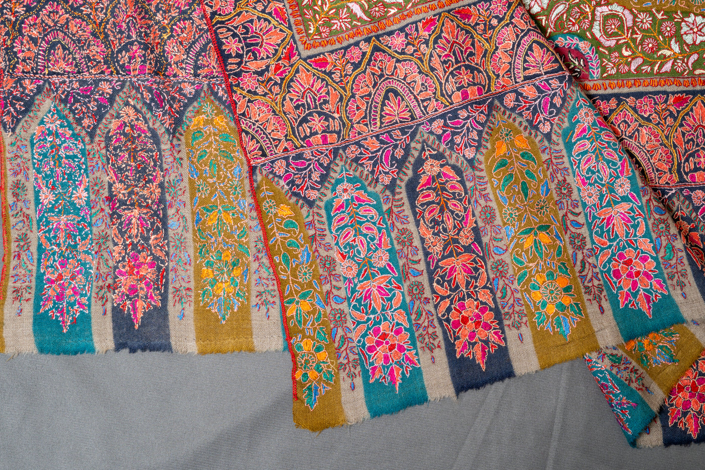 Kalamkari: Grandeur Pure Pashmina Hand-Embroidered Sozni Shawl