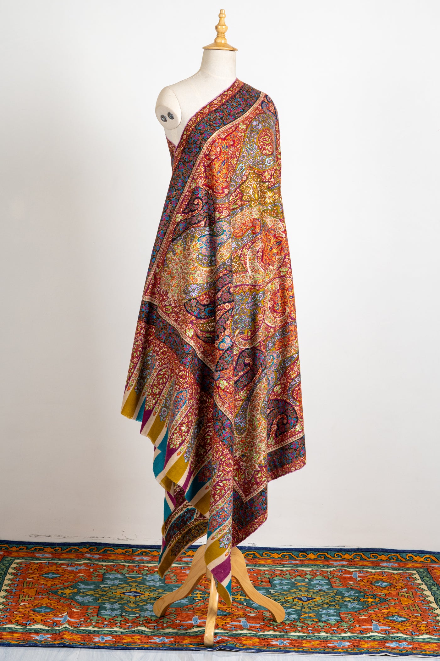 Kalamkari: Royal Elegance Pure Pashmina Hand-Embroidered Sozni Shawl