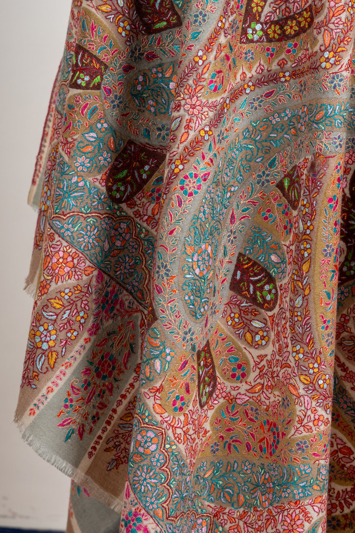 Kalamkari: Ethereal Paisley Pure Pashmina Hand-Embroidered Sozni Shawl