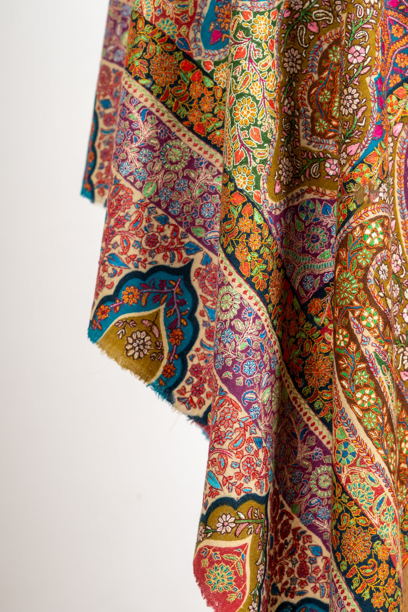 Kalamkari: Golden Bloom Pure Pashmina Hand-Embroidered Sozni Shawl