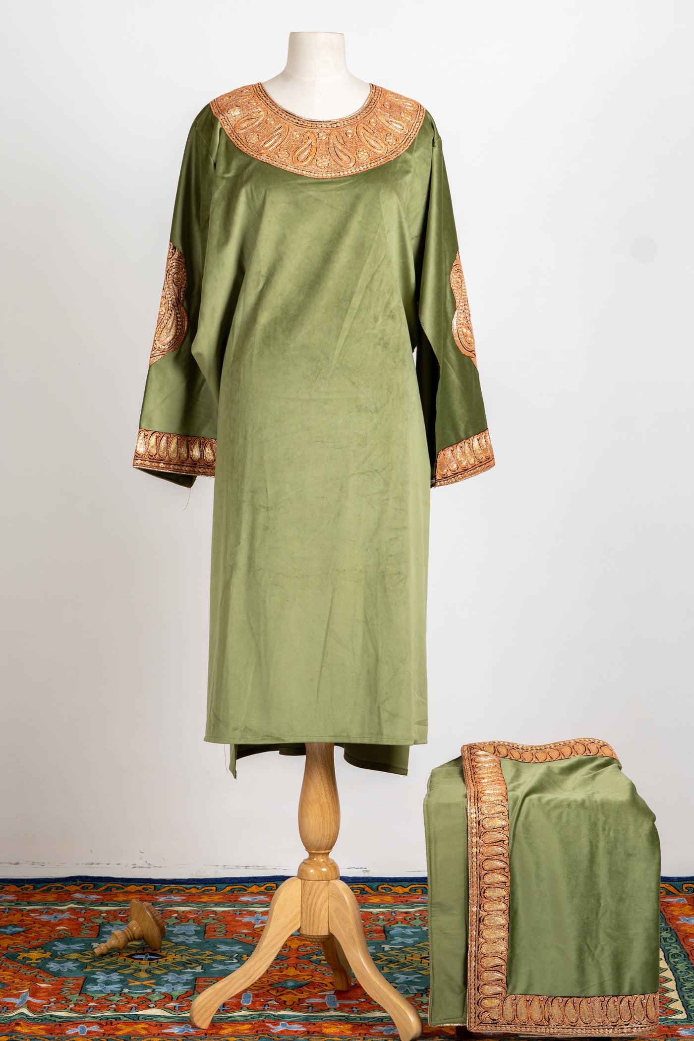 Olive Green Velvet Suit Ensemble - 2 Pcs with Tilla Stole for Effortless Elegance