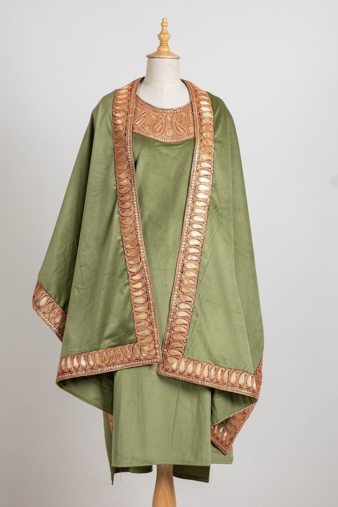 Olive Green Velvet Suit Ensemble - 2 Pcs with Tilla Stole for Effortless Elegance