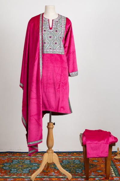 Radiant Fuchsia Aari Suit- 3 Pcs with Stole and Trouser Featuring Intricate Aari Motifs