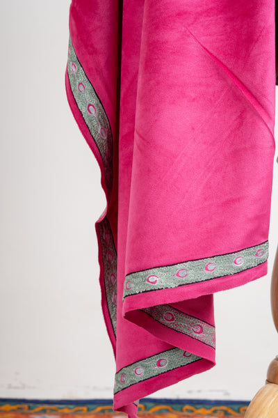 Radiant Fuchsia Aari Suit- 3 Pcs with Stole and Trouser Featuring Intricate Aari Motifs