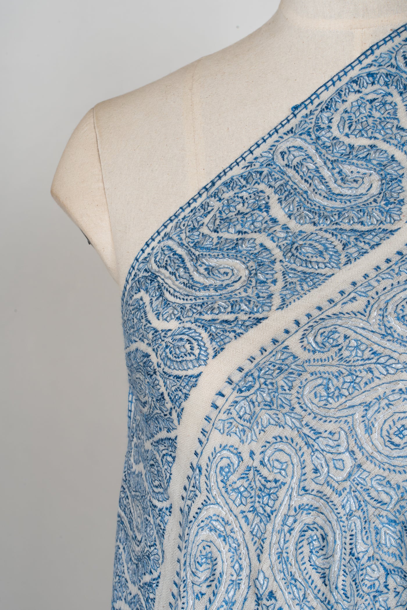 2.5 Yards | Neel Jamawar — Sozni Hand-Embroidered Shawl in Ivory & Sapphire Blue