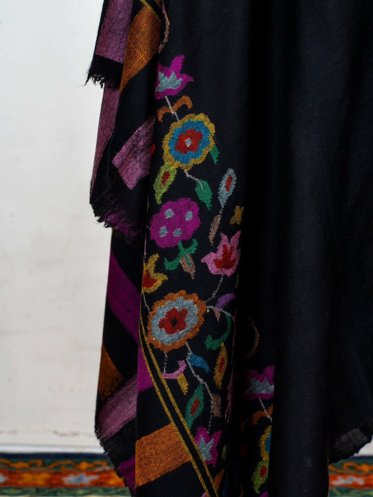Noir Garden Hand Woven Kani Pure Pashmina Shawl