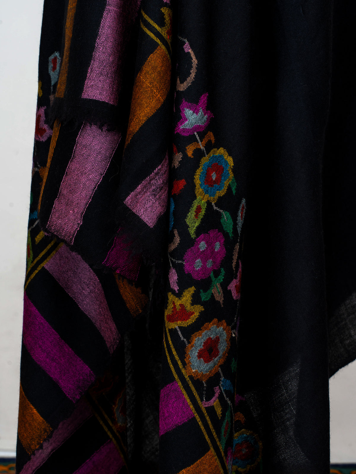 Noir Garden Hand Woven Kani Pure Pashmina Shawl