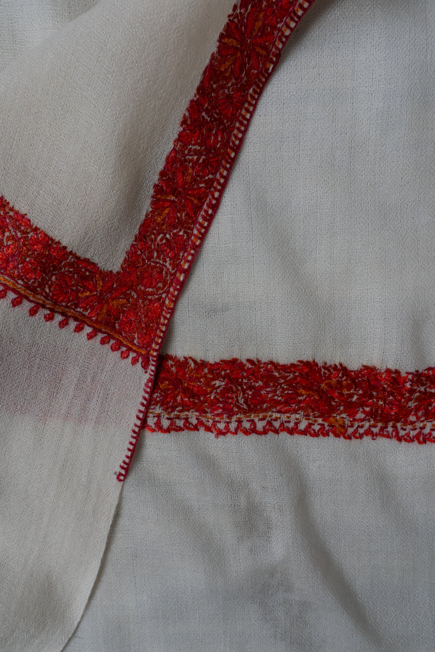 2.5 Yards | Safed-e-Gulnaar — Ivory Shawl with Crimson Sozni Border