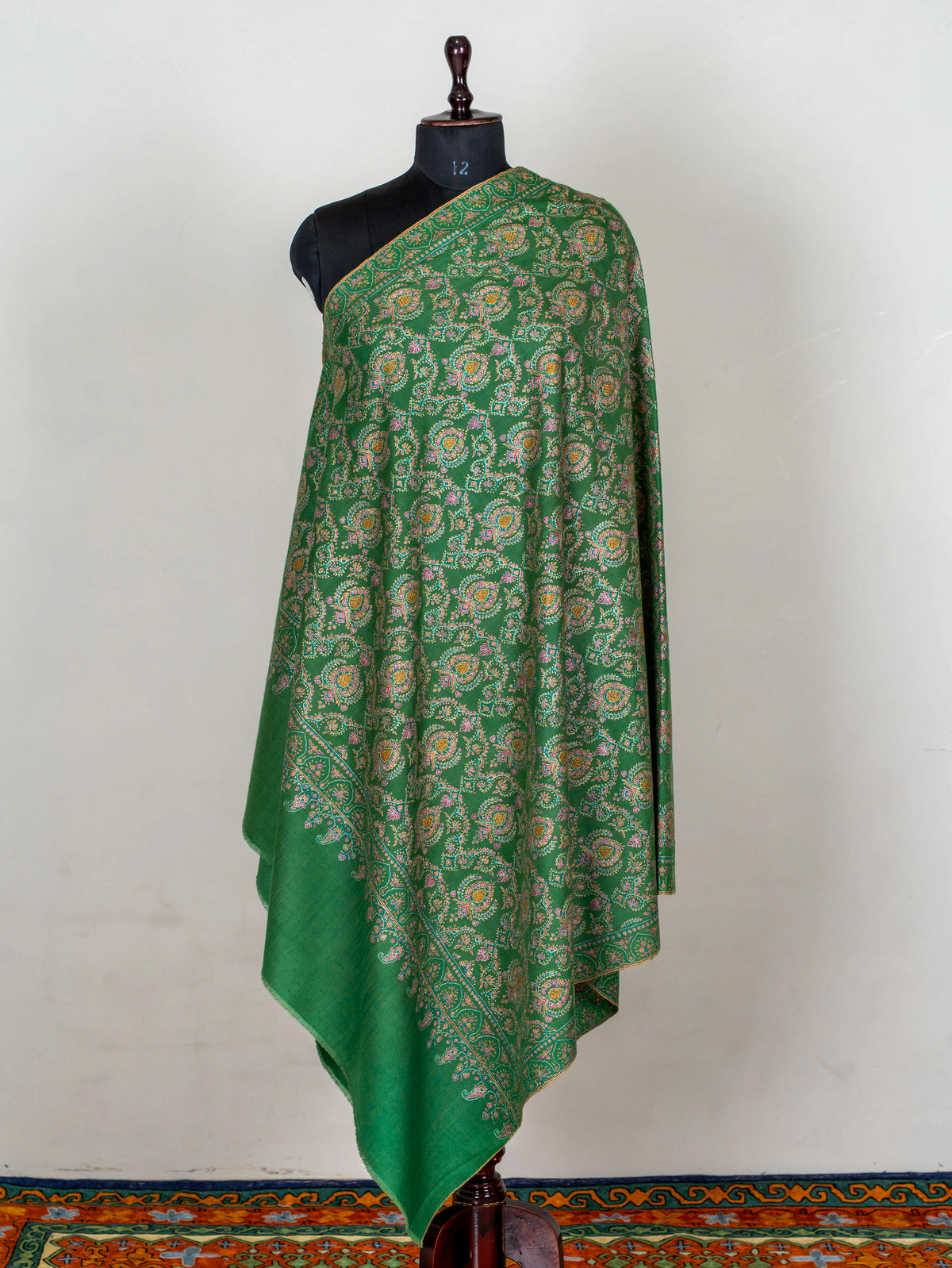 Pure silk embroidered Pure Pashmina Sozni Shawl