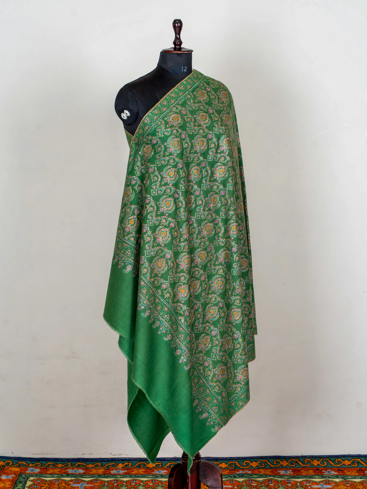 Pure silk embroidered Pure Pashmina Sozni Shawl