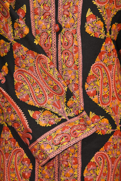 Zamrud Enchantment: Hand Embroidered Paisley Elegance Jacket