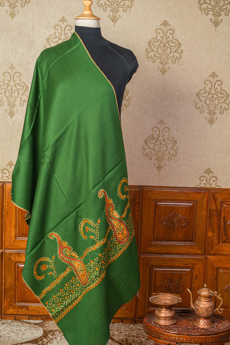 Artistry Unveiled: Sozni Kashmiri Shawl
