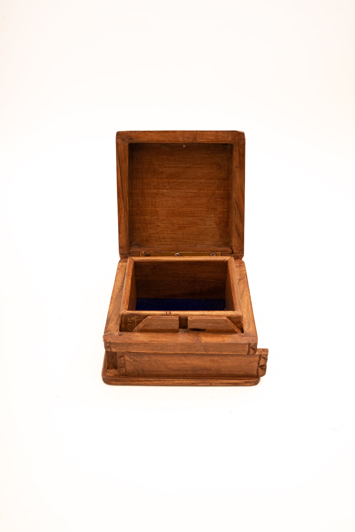 Size 4" x 4" x 2": Hand Carved Walnut Wood Wooden Box: Maple Leaf Garden