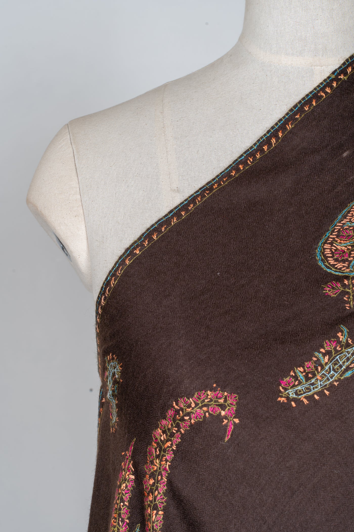 2.5 Yards | Shafaq-e-Tabassum — Sozni Hand-Embroidered Shawl in Deep Cocoa with Paisley Medallions
