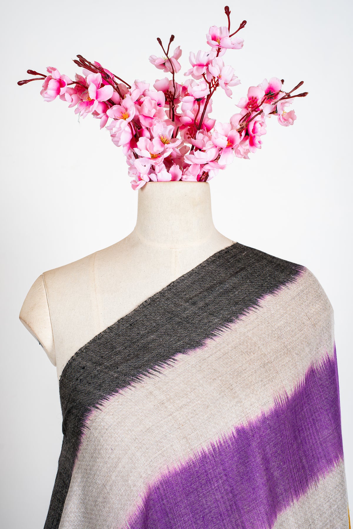 Amethyst Gold Horizon: Pure Pashmina Ikat Shawl