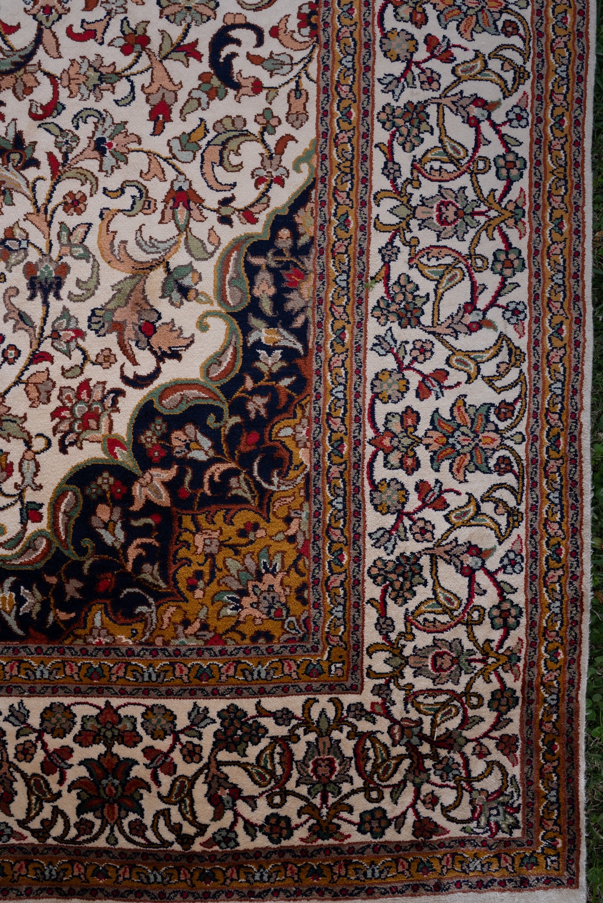 6ft x 4ft: Ivory Blossom Symphony: Hand Knotted Mulberry silk on silk Kashmiri Carpet
