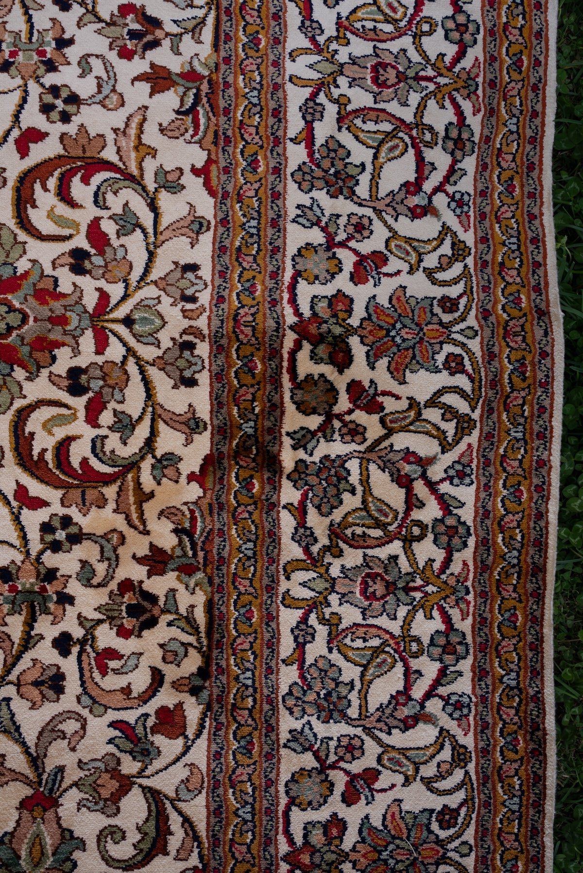 6ft x 4ft: Ivory Blossom Symphony: Hand Knotted Mulberry silk on silk Kashmiri Carpet