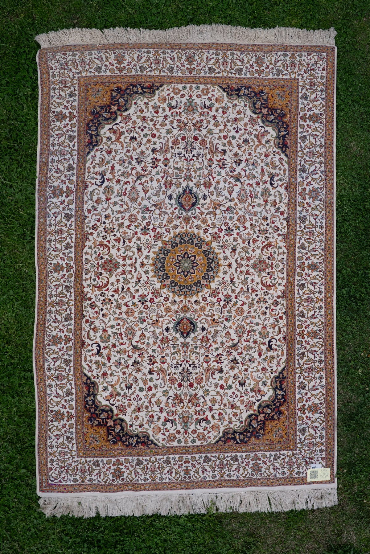 6ft x 4ft: Ivory Blossom Symphony: Hand Knotted Mulberry silk on silk Kashmiri Carpet