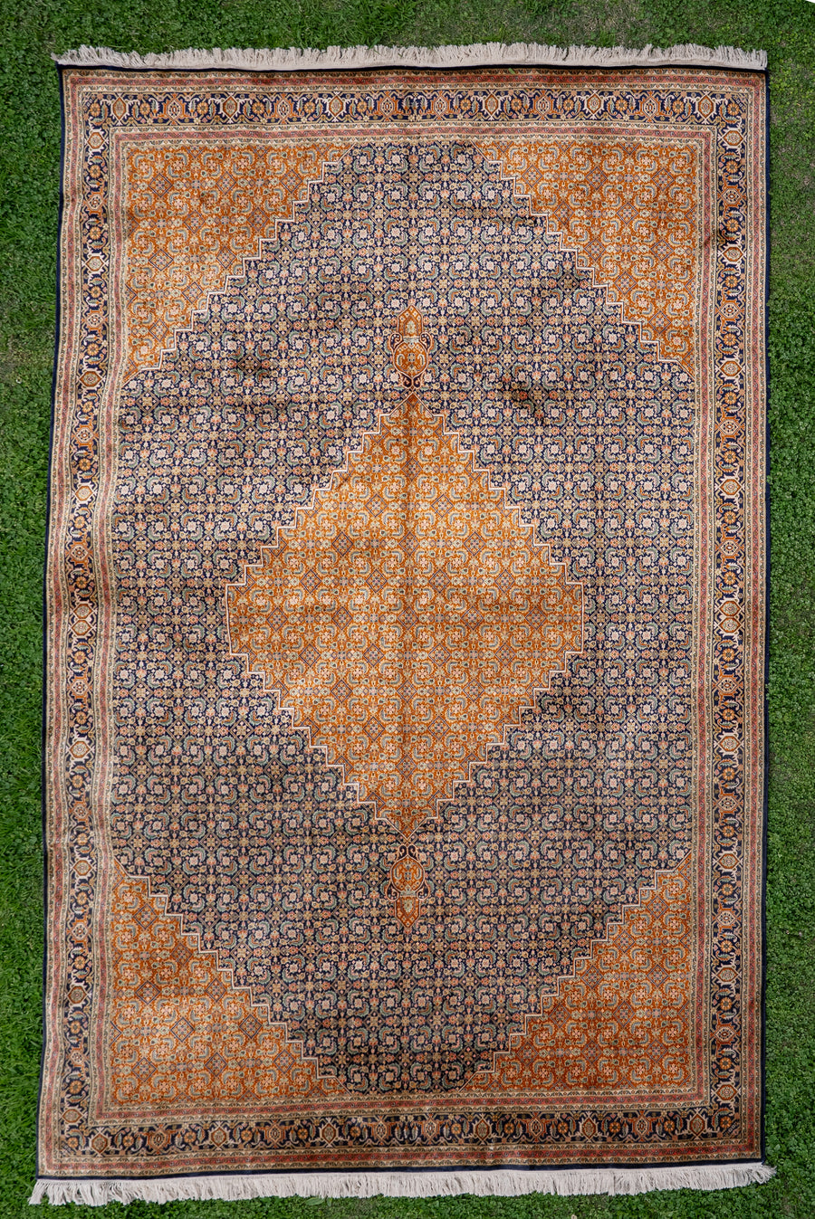 9ft x 6ft: Golden Mosaic Medallion: Hand Knotted Mulberry silk on silk Kashmiri Carpet