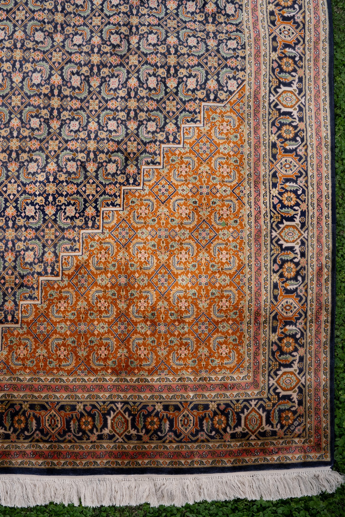 9ft x 6ft: Golden Mosaic Medallion: Hand Knotted Mulberry silk on silk Kashmiri Carpet
