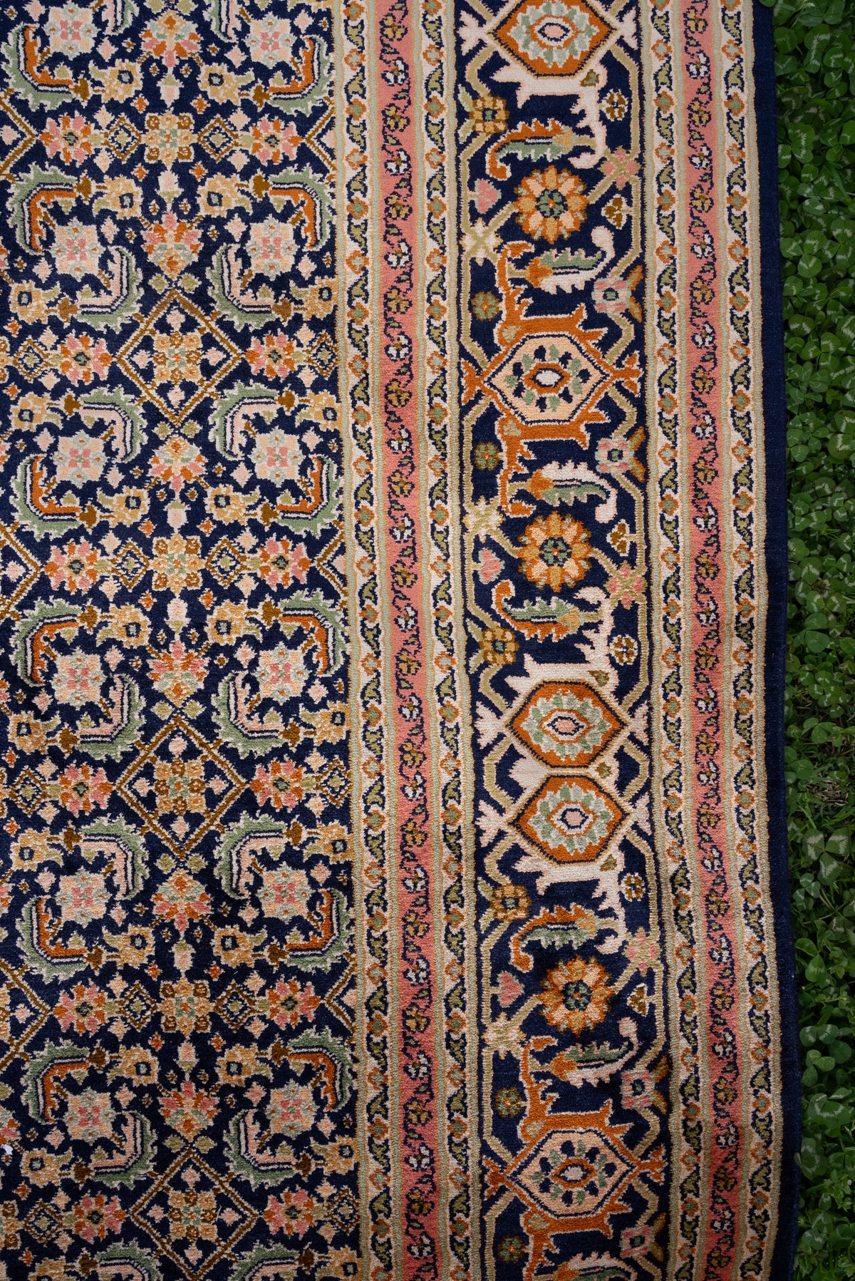 9ft x 6ft: Golden Mosaic Medallion: Hand Knotted Mulberry silk on silk Kashmiri Carpet