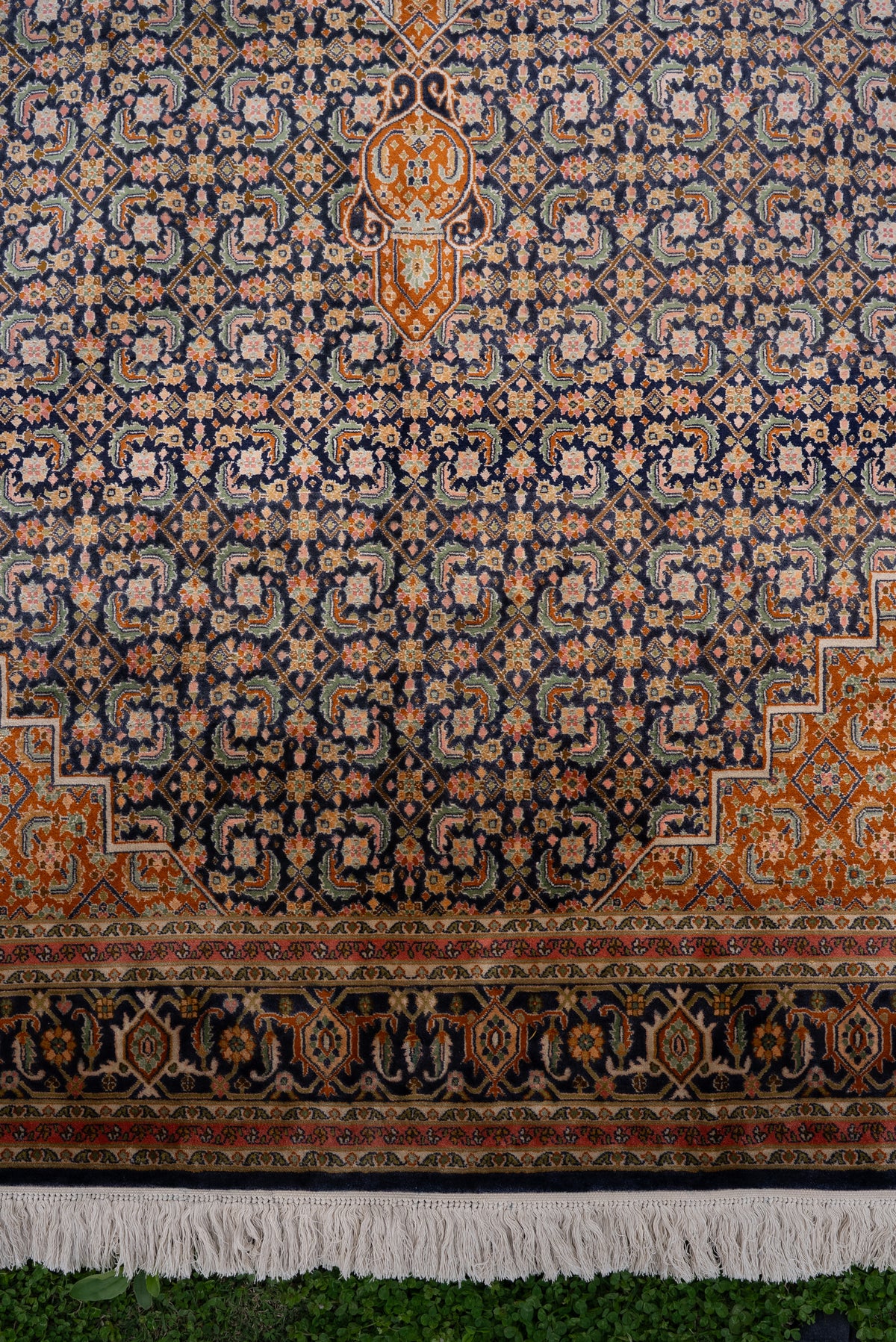 9ft x 6ft: Golden Mosaic Medallion: Hand Knotted Mulberry silk on silk Kashmiri Carpet