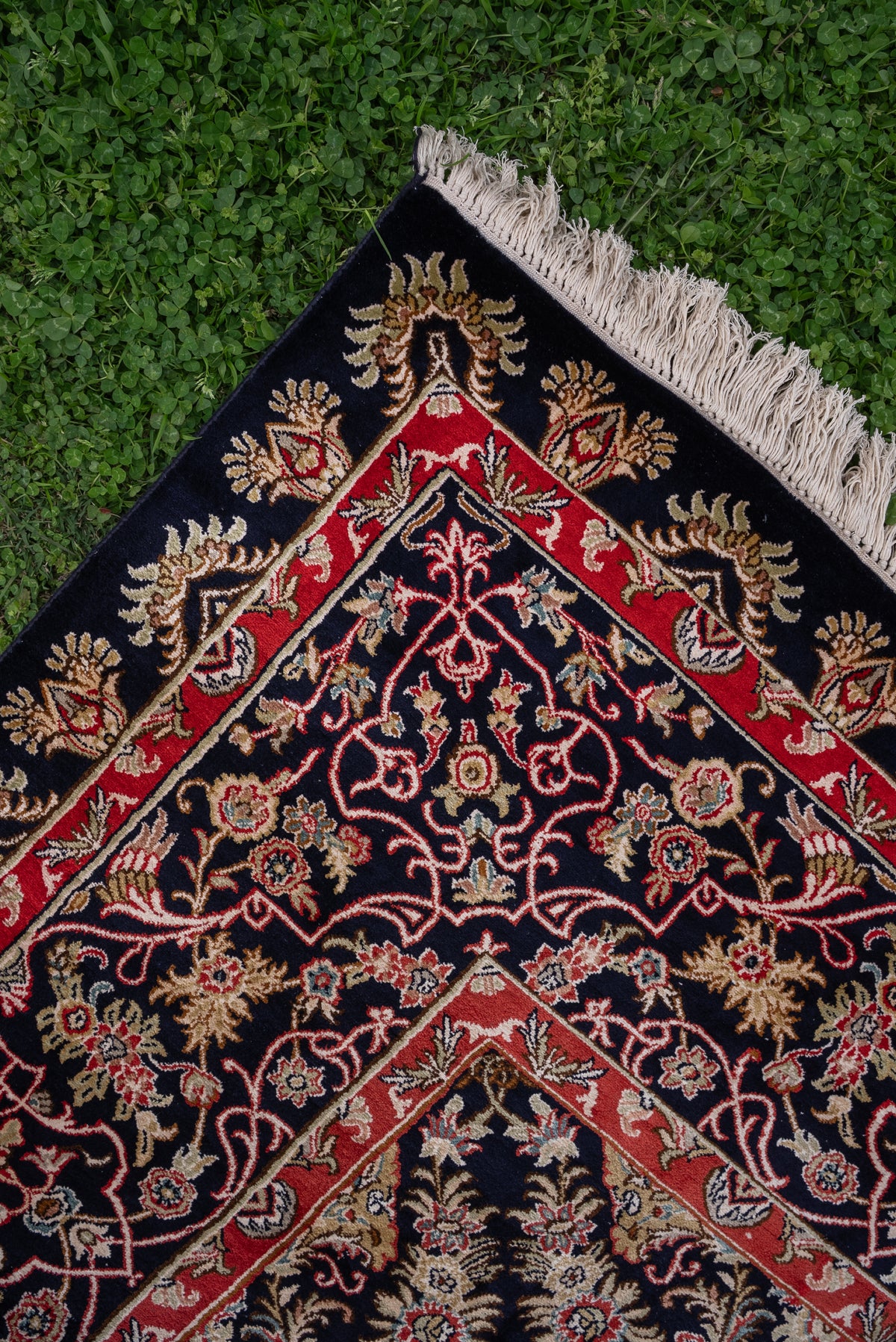 9ft x 6ft: Midnight Ruby Regal Medallion: Hand Knotted Mulberry silk on silk Kashmiri Carpet