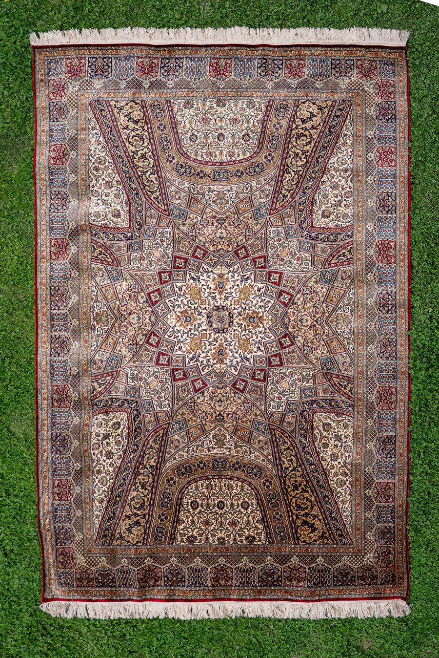9ft x 6ft: Celestial Ivory Vault: Hand Knotted Mulberry silk on silk Kashmiri Carpet