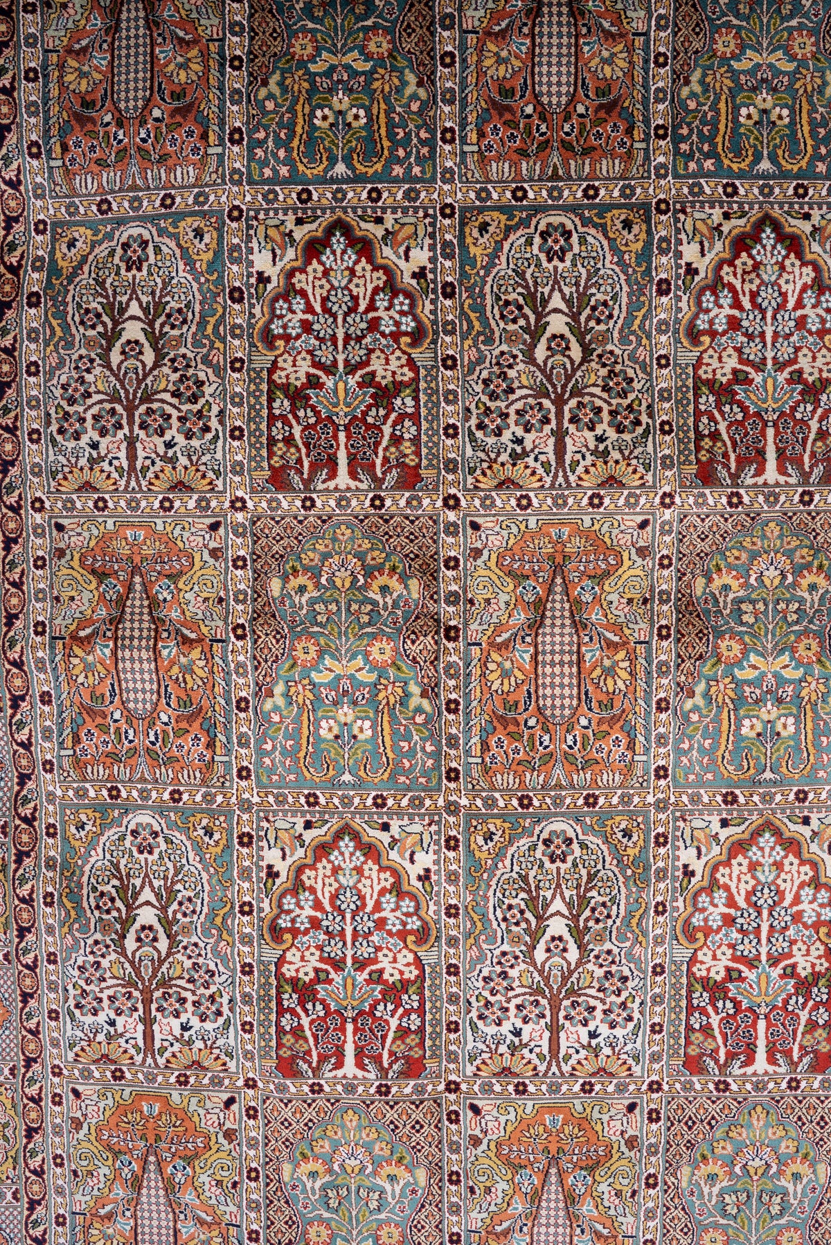 6ft * 4ft: Royal Garden Panel Tapestry: Hand Knotted Mulberry silk