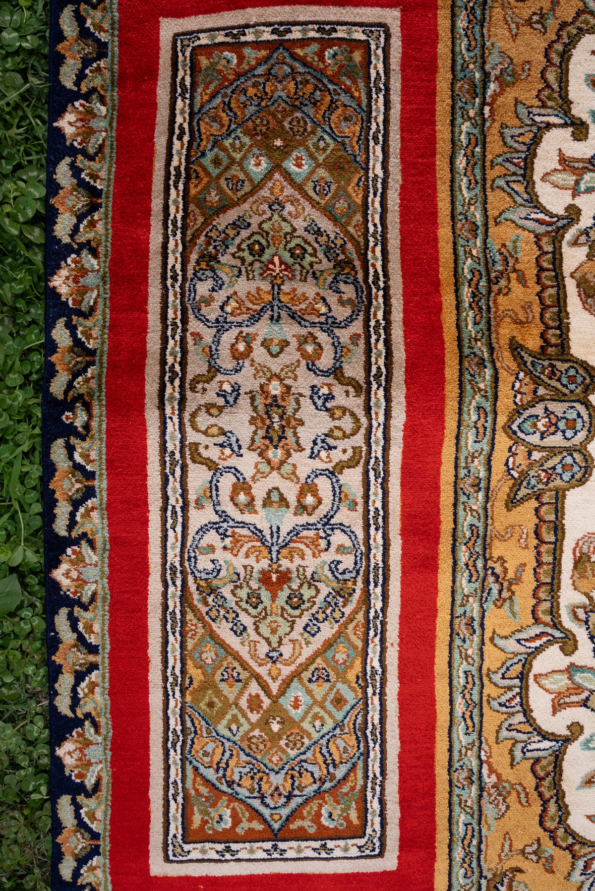 2.5ft x 4ft Imperial Crimson Panel Legacy: Hand Knotted Mulberry silk on silk Kashmiri Carpet