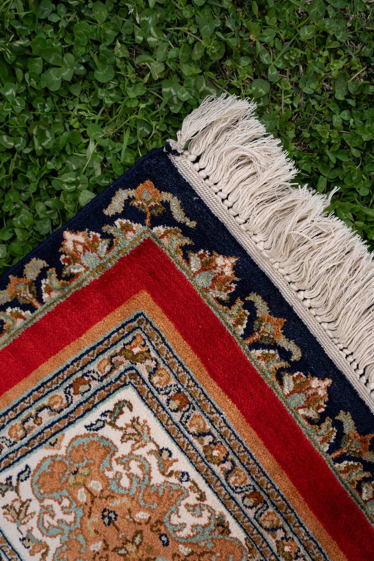 2.5ft x 4ft Imperial Crimson Panel Legacy: Hand Knotted Mulberry silk on silk Kashmiri Carpet