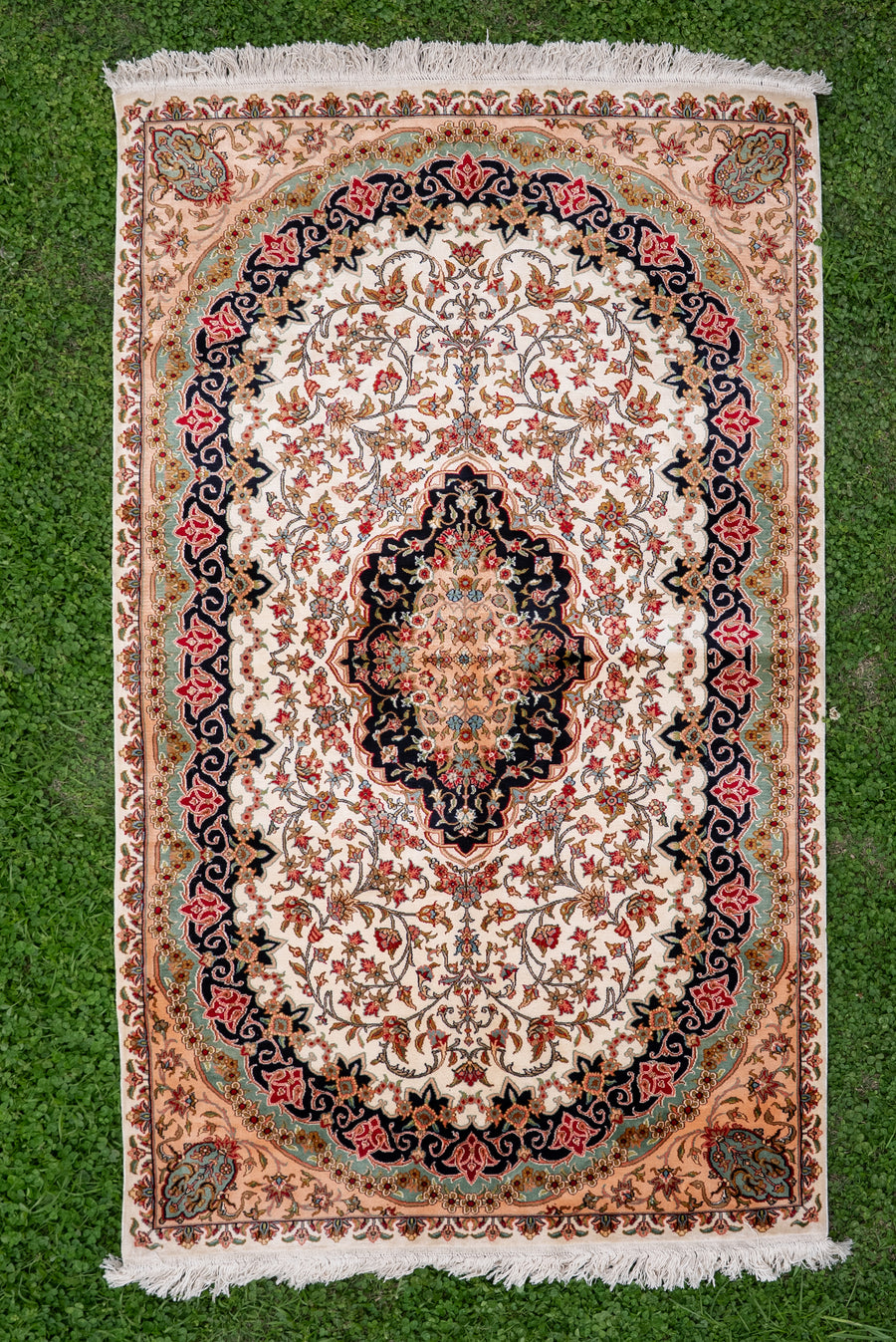 5ft x 3ft Ivory Royal Bloom: Hand Knotted Mulberry silk on silk Kashmiri Carpet
