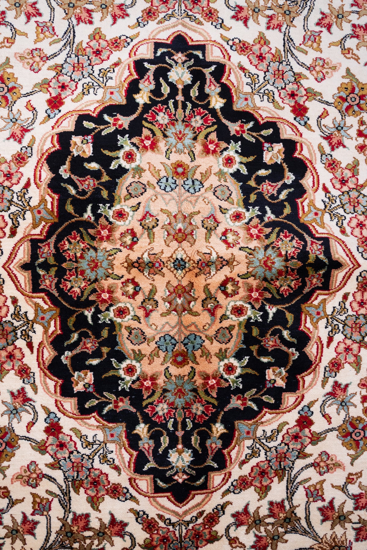 5ft x 3ft Ivory Royal Bloom: Hand Knotted Mulberry silk on silk Kashmiri Carpet