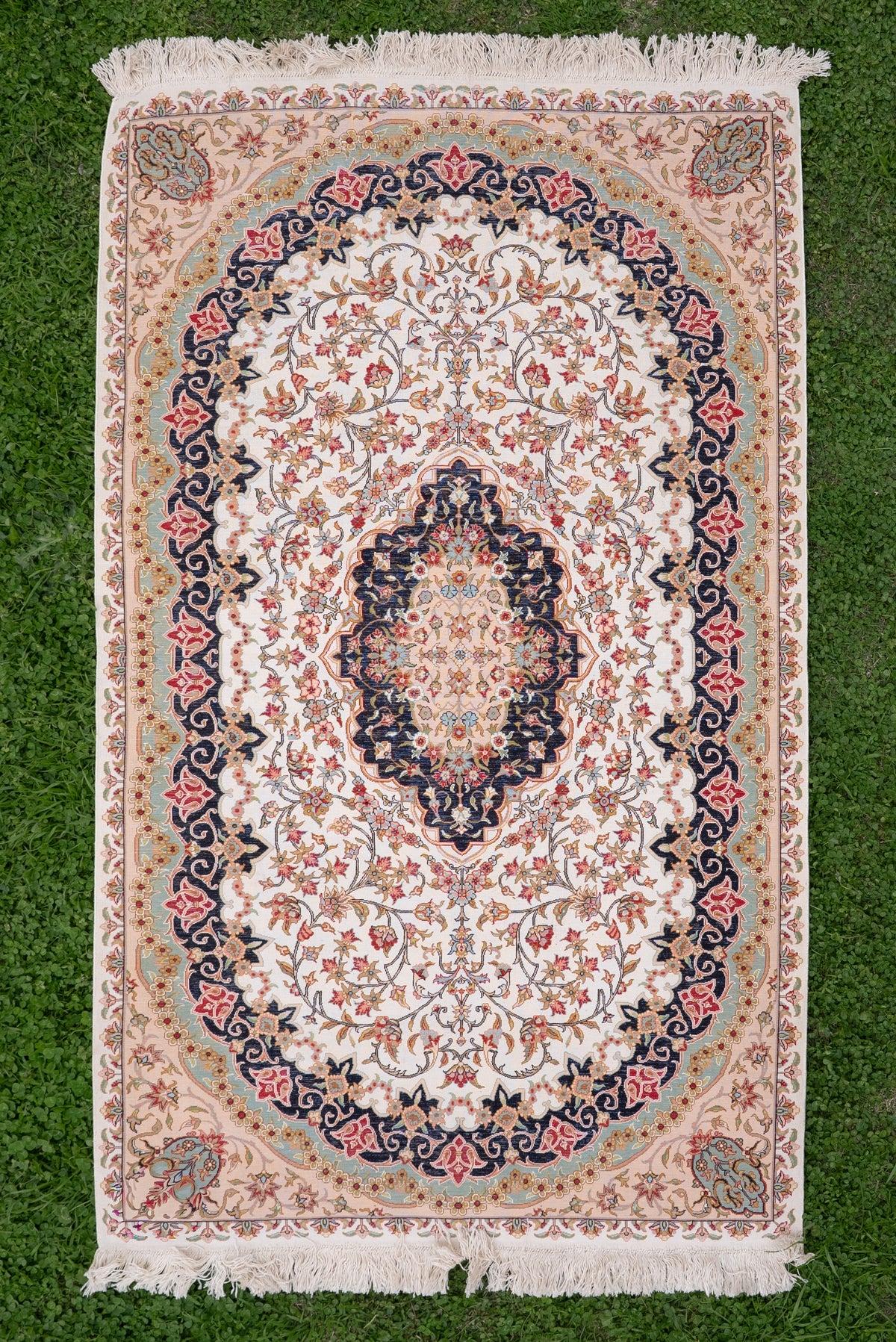 5ft x 3ft Ivory Royal Bloom: Hand Knotted Mulberry silk on silk Kashmiri Carpet