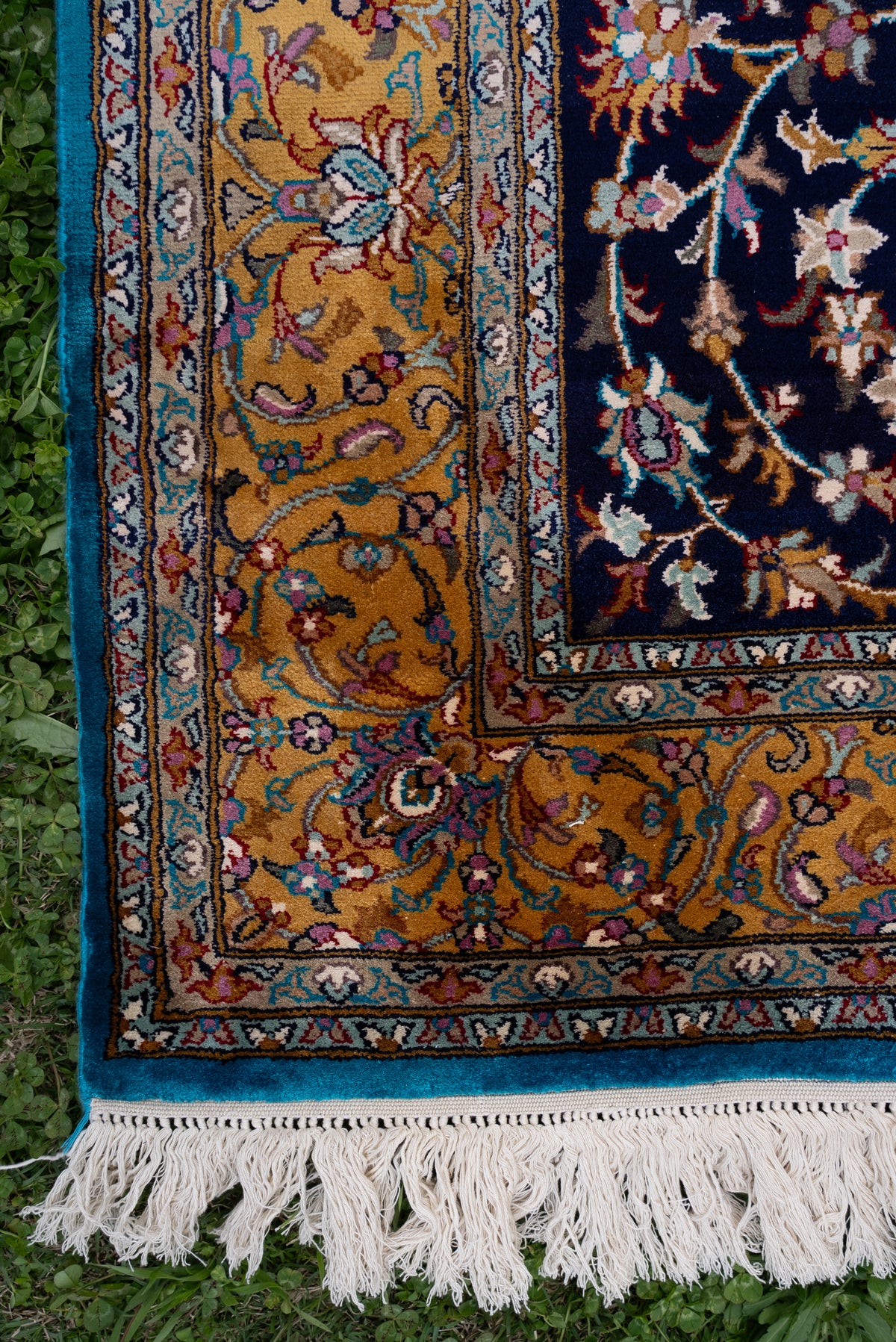 5ft x 3ft Regal Medallion Harmony: Hand Knotted Mulberry silk on silk Kashmiri Carpet